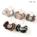 Small product photo - 3-Pack Plaid Lace Scrunchies. Option #1
