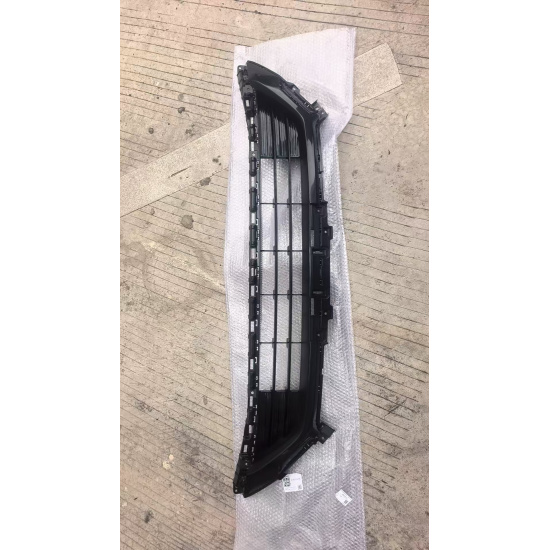Large product photo - Front bumper lower grille, 000001353. Option #2