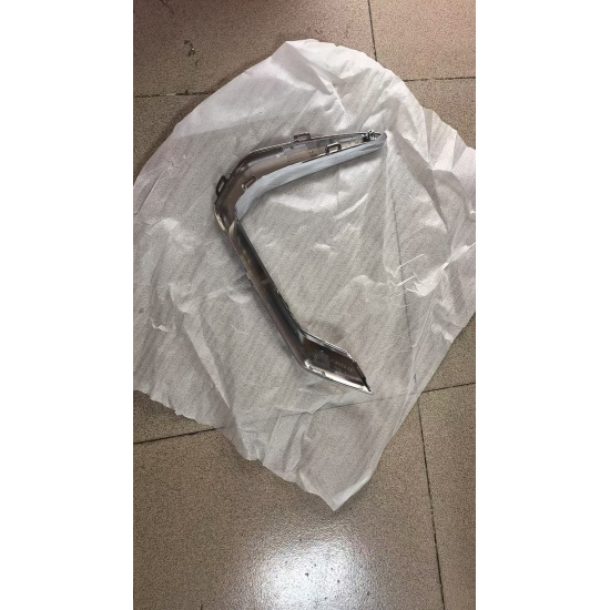 Large product photo - Front bumper trim strip L, 000001429. Option #2