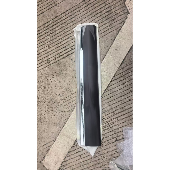 Large product photo - Front bumper anti-collision strip Front R, 000001437. Option #1