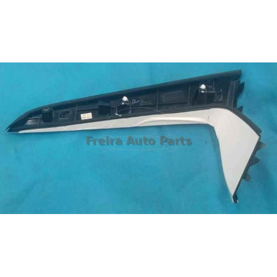 Large product photo - Rear Windshield Right Spoiler Original with Logo for Geely Starship 7 6608142672, 000002052. Option #1